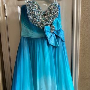 Beautiful Blue and Aqua Ombré full length empire waist formal gown. Size 16